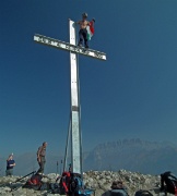 41 in piedi sul braccio del'alta croce...